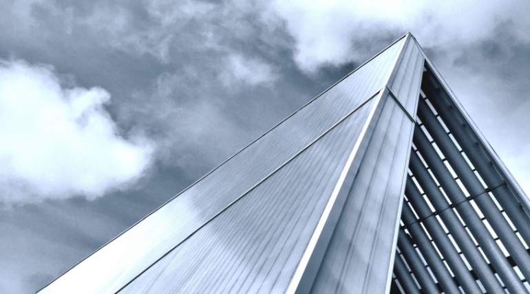 What are the advantages of aluminum profile frames compared to other metal frames?